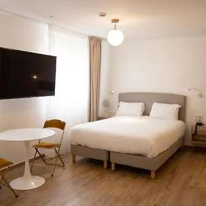 Hotel Les Rebelles, Parigi